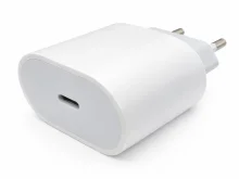 Адаптер Type‑C 20W для быстрой зарядки смартфонов.