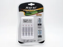 Зарядное устройство JB-212. Зарядка с комплектом аккумуляторов AAA (4 шт.)