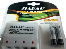 Зарядное устройство JB-212. Зарядка с комплектом аккумуляторов AAA (4 шт.)