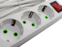 Подовжувач 10 метрів на 3 розетки із заземленням, вимикачем, USB та 2×Type‑C